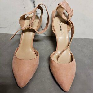 Breckelles size 11 pink suede pointed toe heels pre-owned  $12